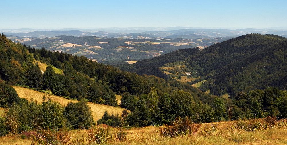 The Island Beskids is a mountain range in southern Poland, part of the Western Beskids of the Outer Western Carpathians.…