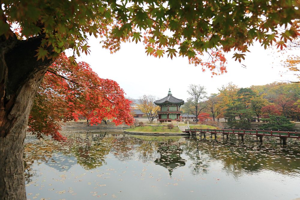 Hyangwonjeong, Gyeongbokgung. Original public domain image from Wikimedia Commons