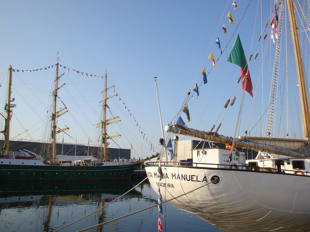 Les Grandes Voiles Le Havre. Original public domain image from Wikimedia Commons