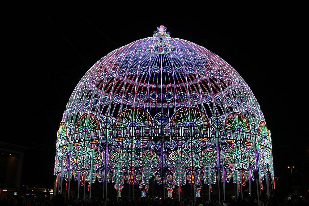 Dome in front of Eindhoven Station. Original public domain image from Wikimedia Commons