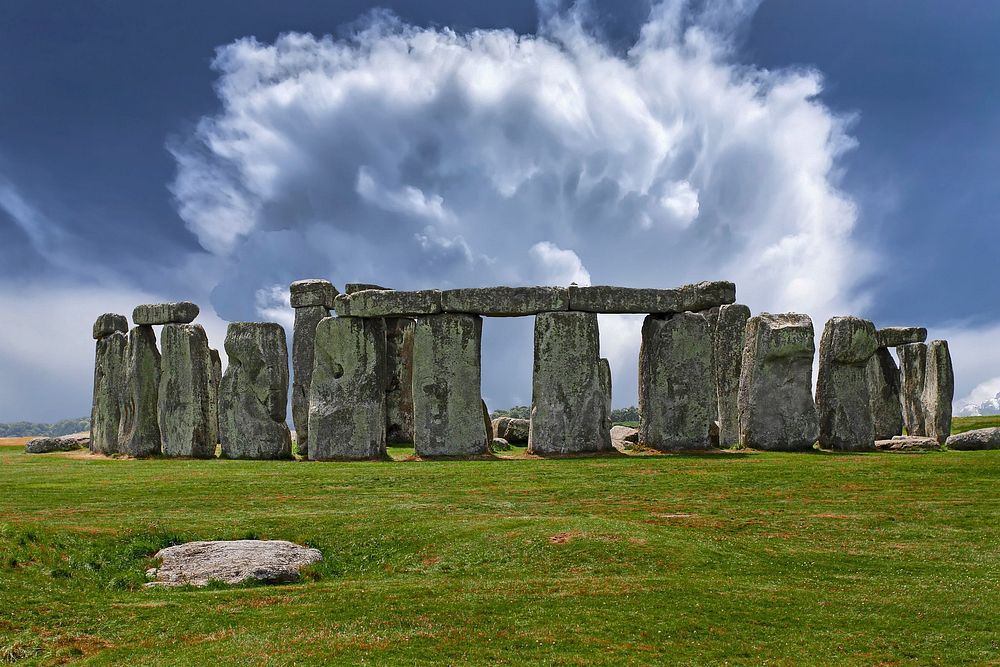 Stonehenge. Original public domain image from Wikimedia Commons