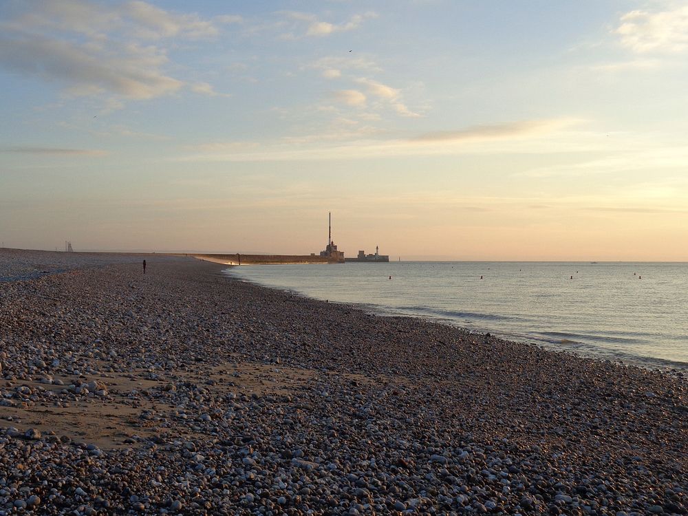 La plage du Havre et son port. Original public domain image from Wikimedia Commons