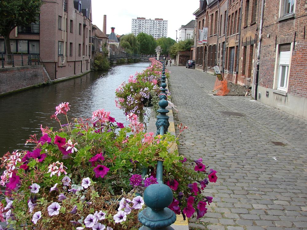 streets in Ghent. Original public domain image from Wikimedia Commons