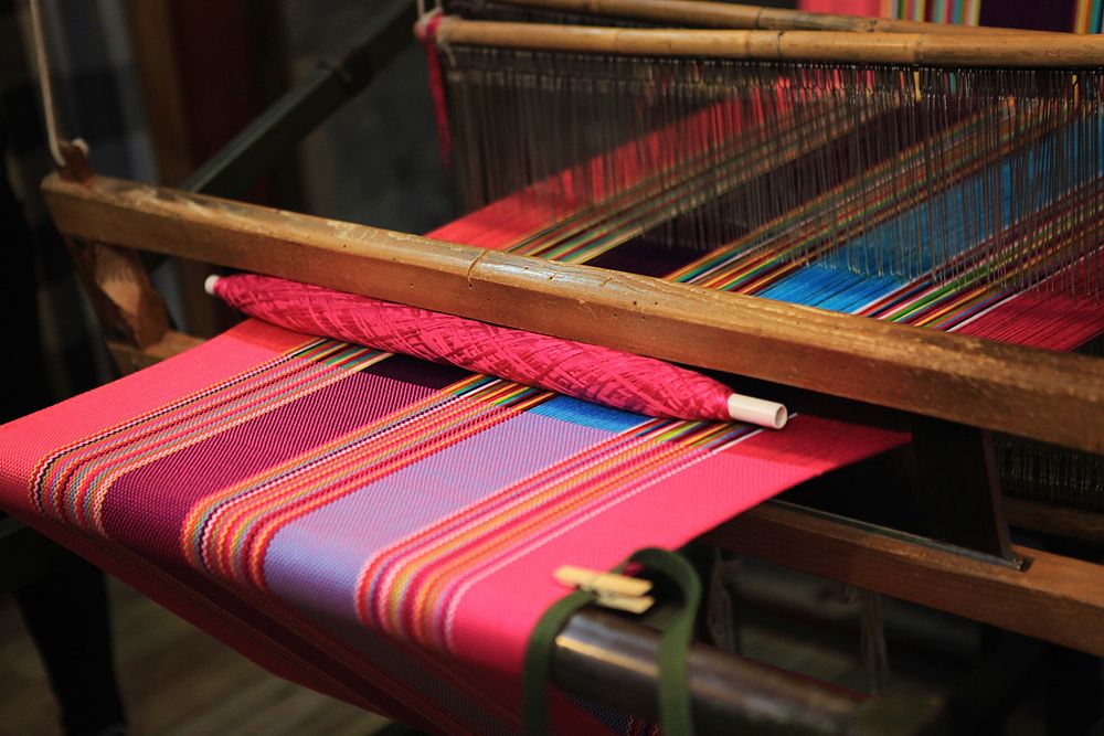 A loom on a commercial street. Original public domain image from Wikimedia Commons