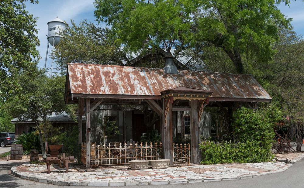 A small, centrally located community building in the old German-immigrant settlement of Gruene, now part of New Braunfels…