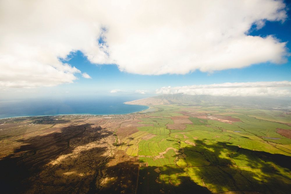 Havaí visto de cimaEnglish: Aerial view of Kihei, Hawaii (island of Maui), looking north-northwest. Original public domain…