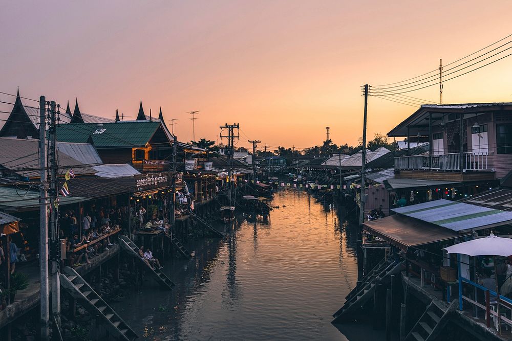 Amphawa Floating Market, อัมพวา, Thailand. Original public domain image from Wikimedia Commons