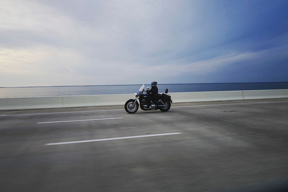 Howard Frankland Bridge, Tampa, United States. Original public domain image from Wikimedia Commons