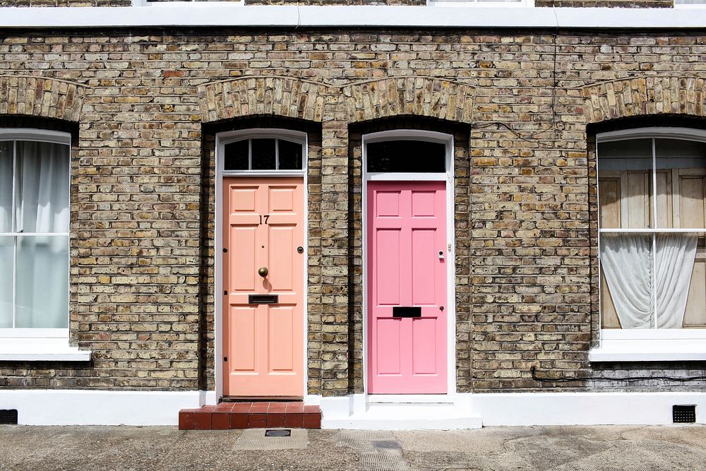 Pastel doors on Columbia Rd. Original public domain image from Wikimedia Commons