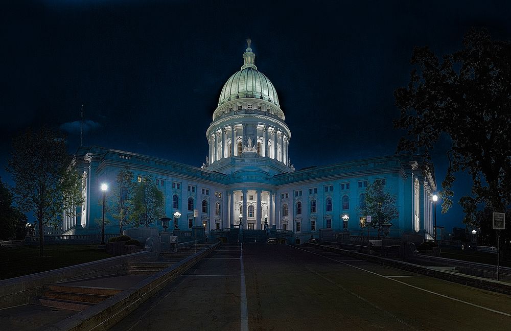 Wide-angle Capitol. Original public domain image from Wikimedia Commons