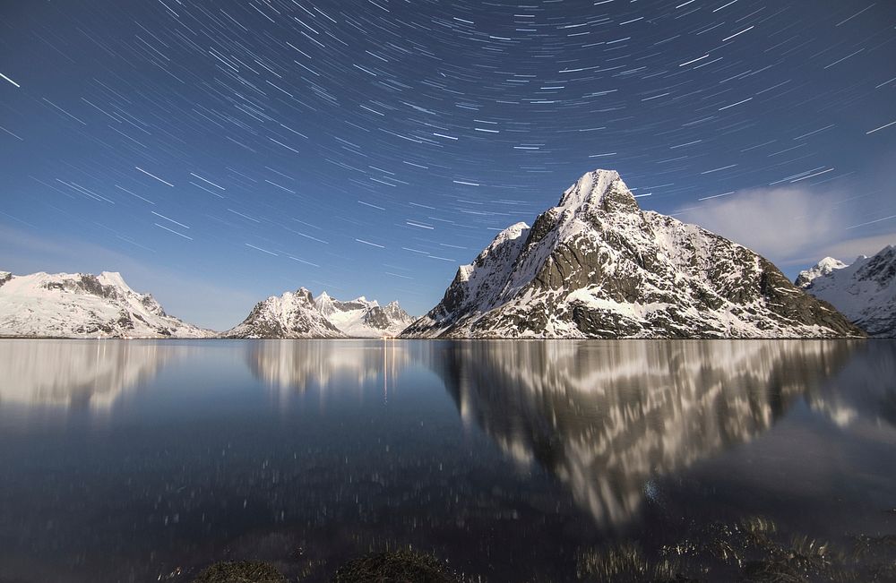 Timelapse photography in Reine, Norway. Original public domain image from Wikimedia Commons