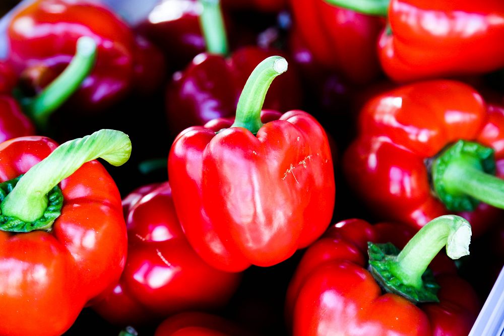 Red peppers at Saskatoon Farmers' Market. Original public domain image from Wikimedia Commons