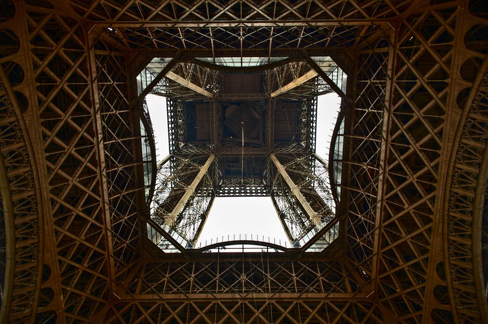 Tour Eiffel, Paris, France. Original public domain image from Wikimedia Commons