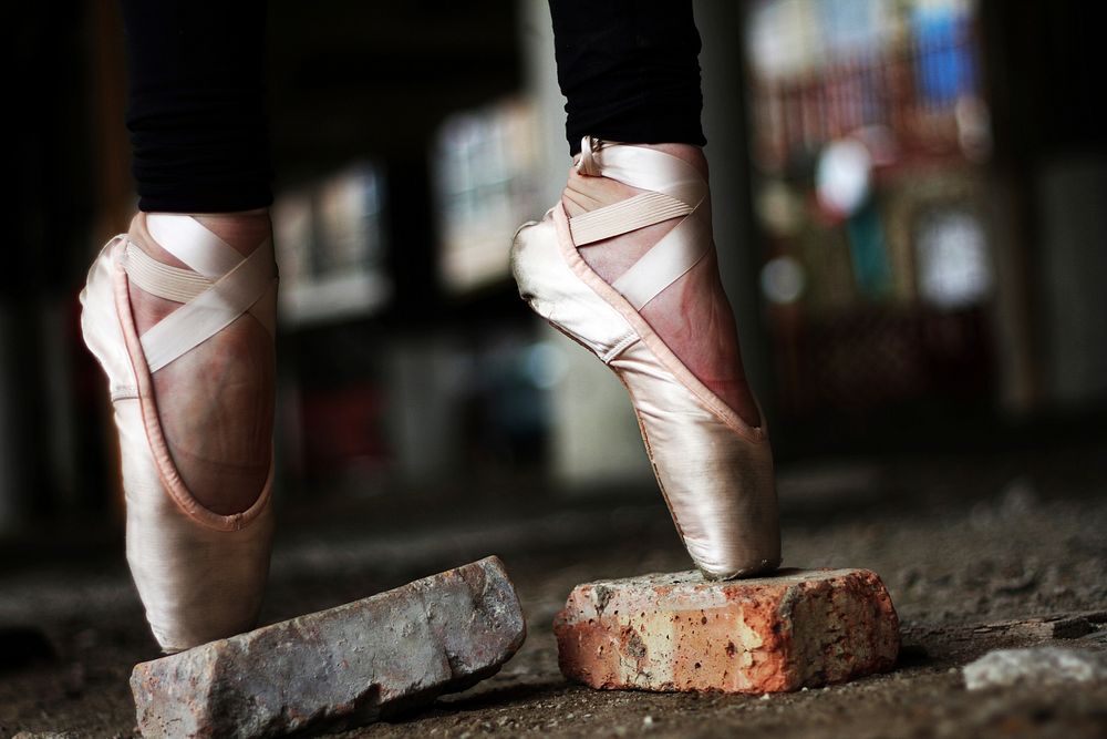 Pointe and Brick. Original public domain image from Wikimedia Commons