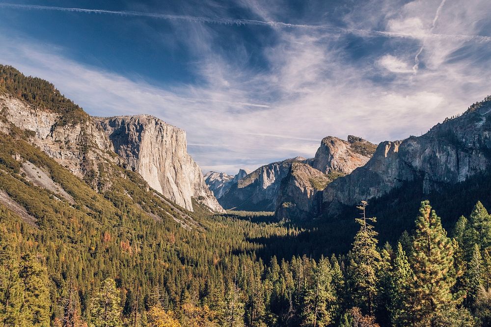 The mountains and forests in Yosemite Park. Original public domain image from Wikimedia Commons