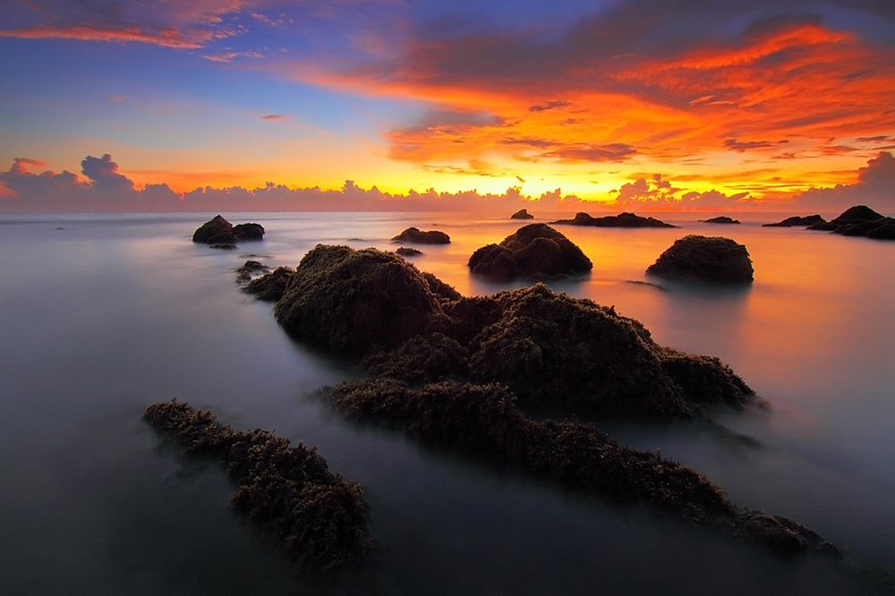 Dreamy beach sunset landscape background, free public domain CC0 photo.
