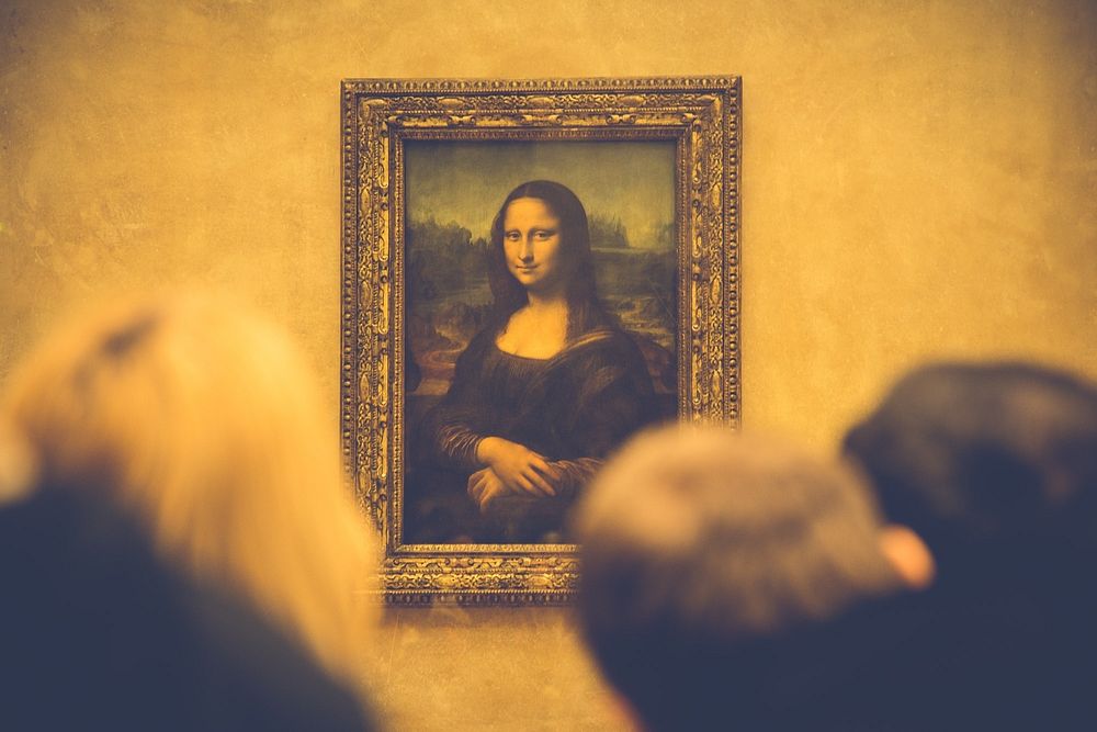 People looking at Mona Lisa painting image, free public domain CC0 photo.