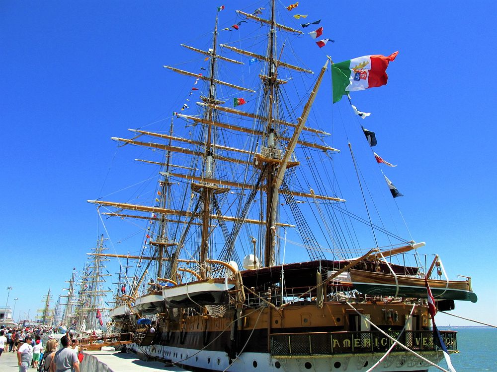 Tall of Ships 2016 (Lisbon). Original public domain image from Wikimedia Commons