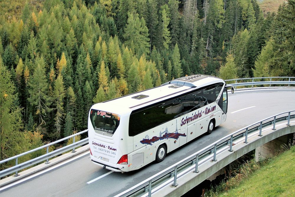 An excellent mountain tourism transport image. Original public domain image from Wikimedia Commons