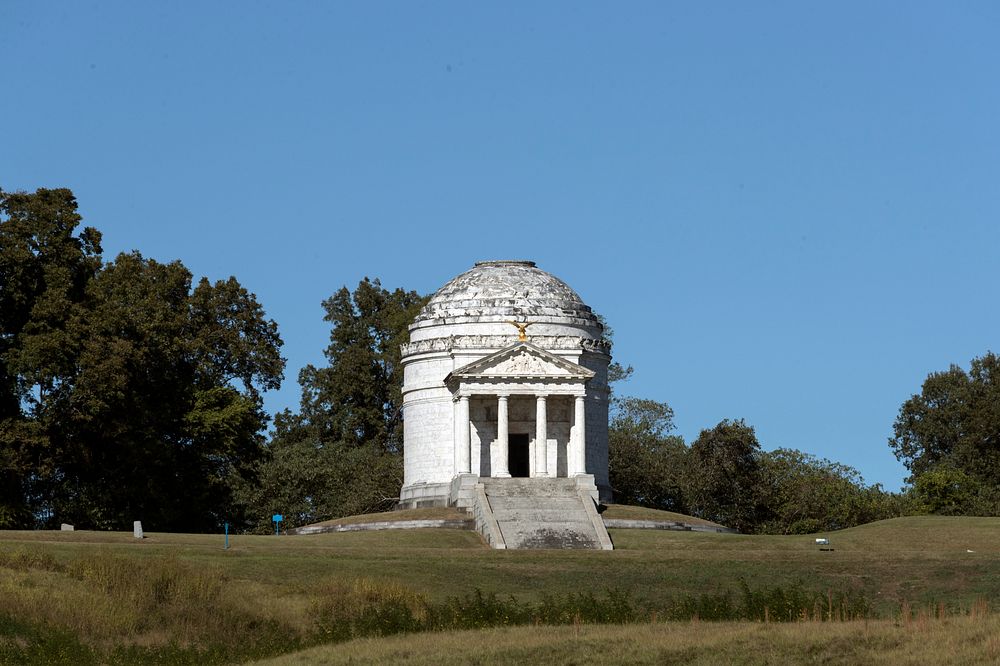 The granite and marble Illinois State Memorial, dedicated in 1906, is one of more than 1,400 monuments and memorials at…