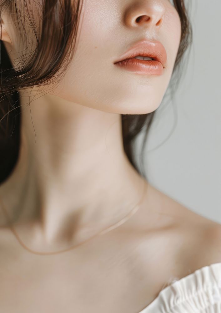 Woman collarbone person female human.