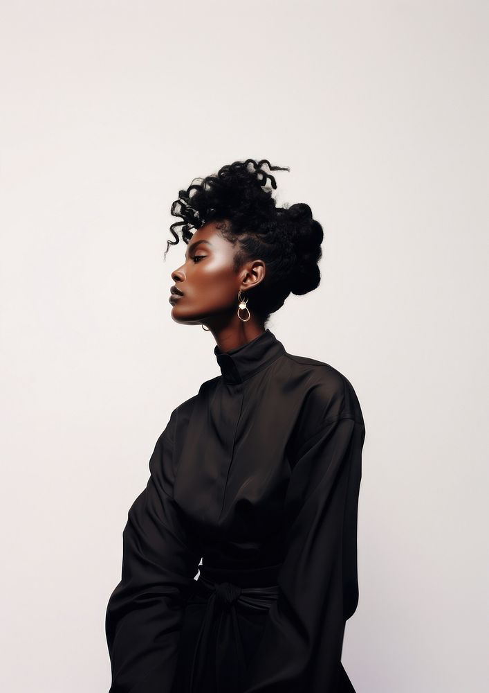 A black skin woman photography portrait jewelry.