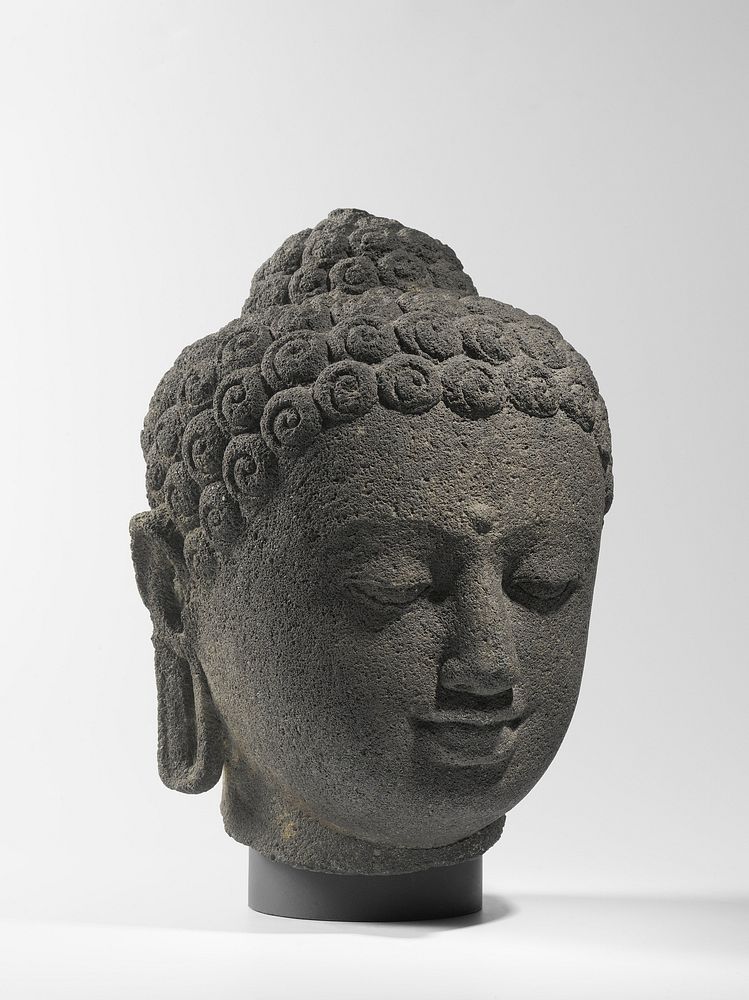 Head of a Buddha (800 - 850) by anonymous