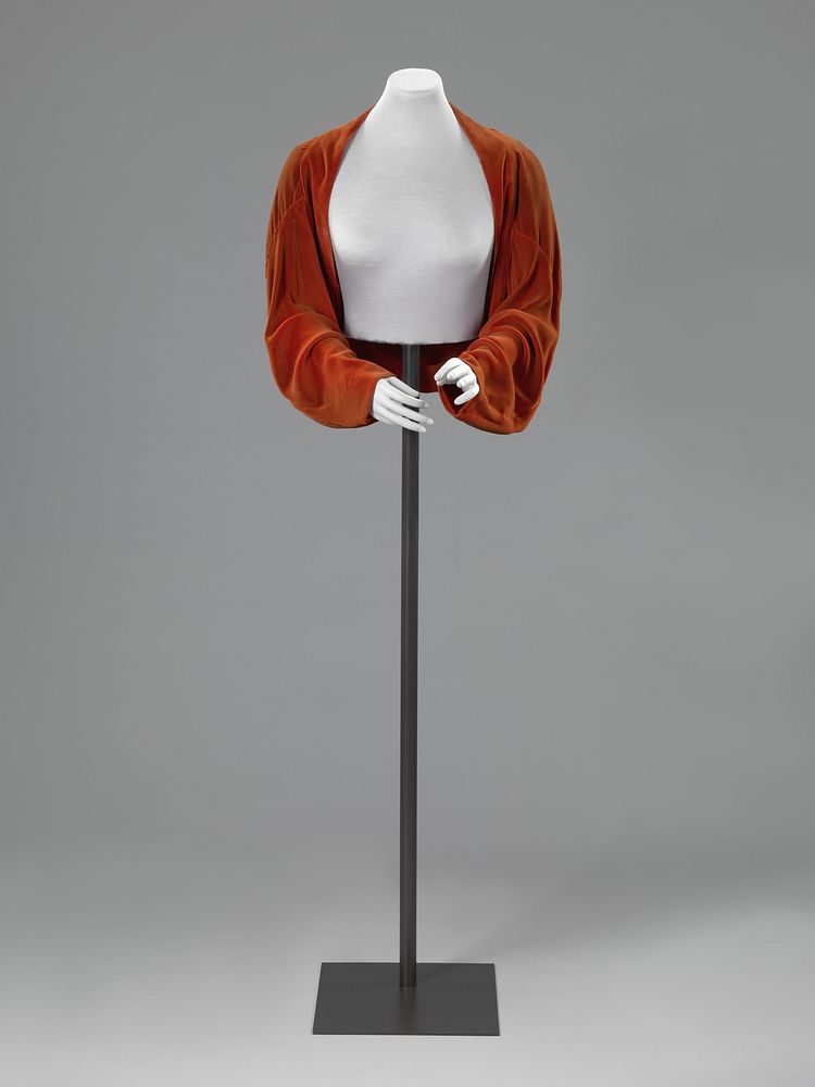 Kort, bloezend jasje van oranje rode zijden velours met lange mouwen en zonder sluiting (c. 1930 - c. 1939) by Denise…