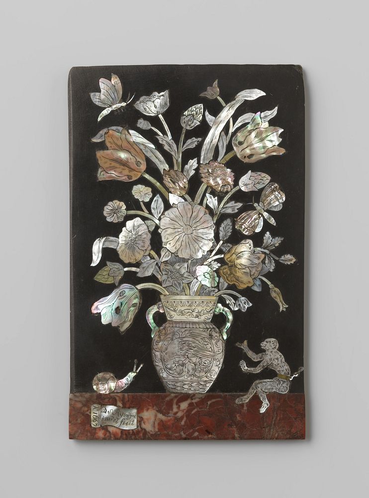 Paneel met ingelegde voorstelling van een vaas met bloemen, een aap en een slak (1667) by Dirk van Rijswijck and Dirk van…