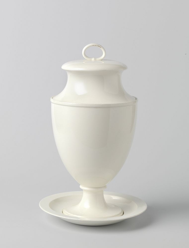 Vaas met deksel en schotel, van hardgebakken aardewerk, Wedgwood creamware (c. 1800 - c. 1830) by Wedgwood