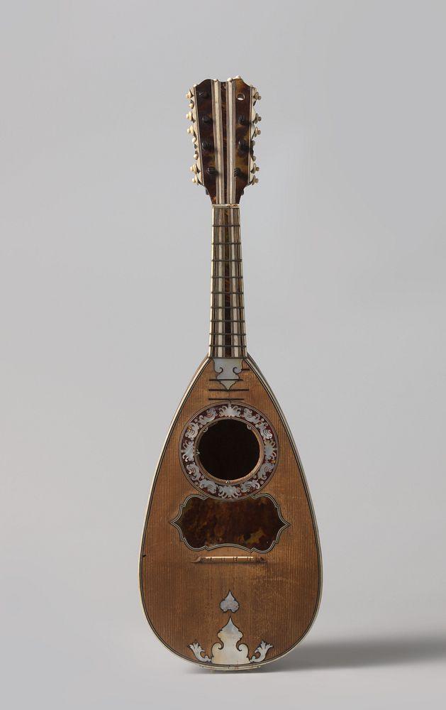Neapolitan mandolin (c. 1770 - c. 1780) by Giovanni Vinaccia