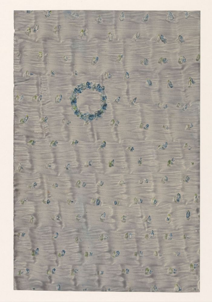 Stijfselverfpapier in grijs met ingedrukt bloemmotief (1900 - 1969) by anonymous