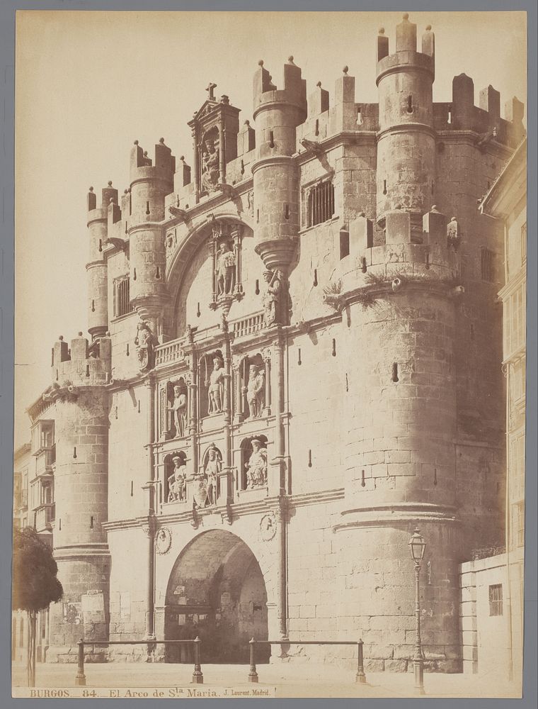 El Arco van de kerk Santa Maria in Burgos, Spanje (c. 1850 - c. 1900) by Juan Laurent