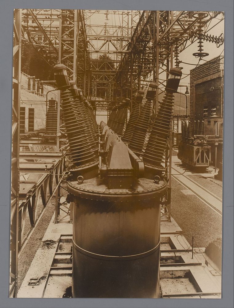Waterkrachtcentrale met stuwdam (detail olie-machine), Duitsland (c. 1910 - c. 1930) by A Gross and A Gross