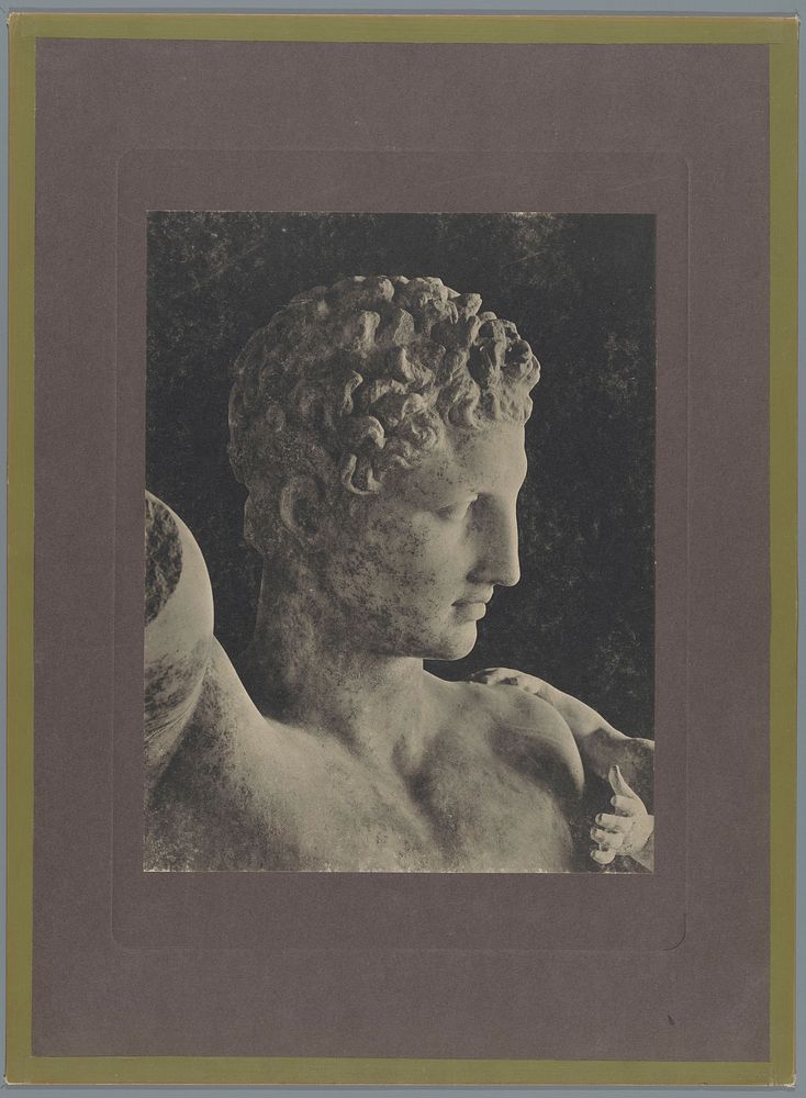 Detail van het hoofd van een sculptuur van Hermes door Praxiteles (1898) by anonymous and Verlag für Kunst und Wissenschaft