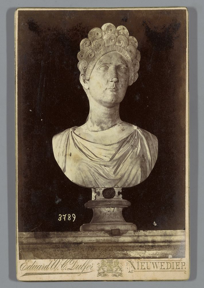 Sculptuur van een onbekende Romeinse vrouw, mogelijk Ulpia Marciana (1885 - 1895) by anonymous, anonymous and Willem Eduard…
