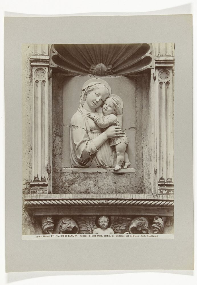 Sculptuur van Madonna met kind (1898) by Fratelli Alinari and Fratelli Alinari