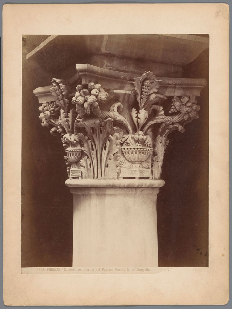 Kapiteel met acanthusbladeren en fruittrossen, afkomstig uit het Palazzo Gondi te Florence (c. 1875 - c. 1900) by anonymous