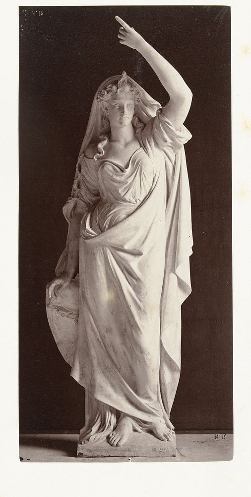 Marmeren beeld van een vrouw in gewaad gedeeltelijk gedrapeerd over het hoofd. (c. 1878 - 1881) by Louis Emile Durandelle…