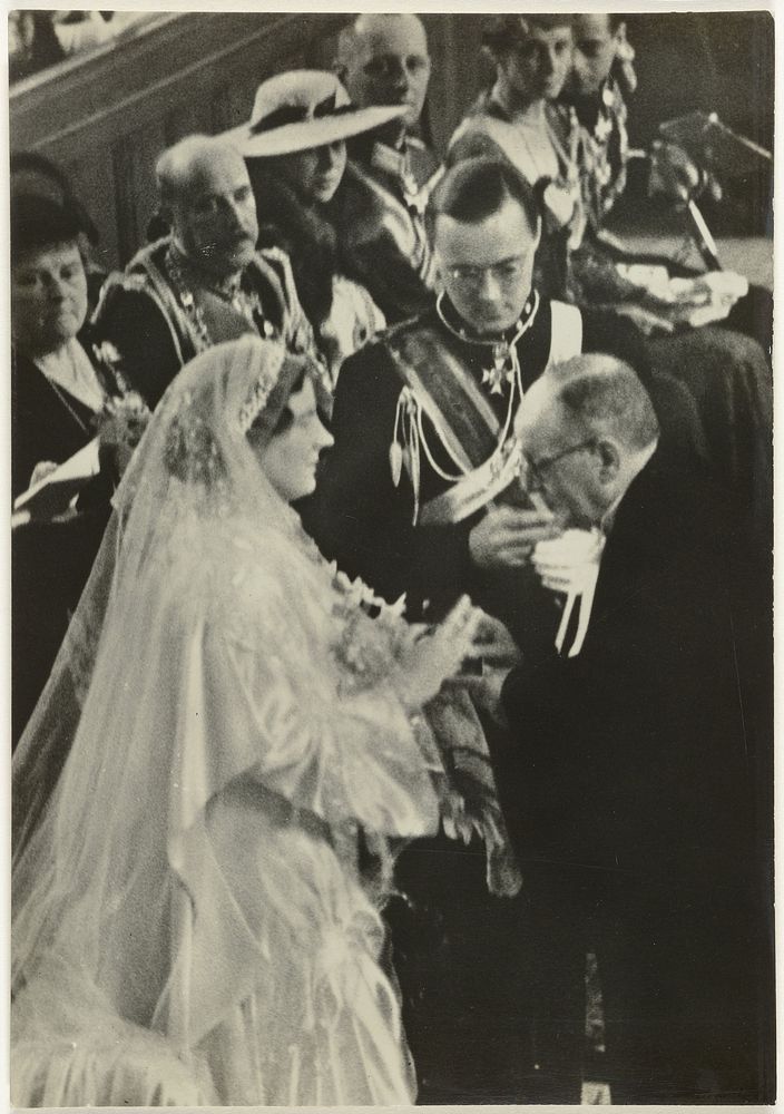 Inzegening van het huwelijk van prinses Juliana en prins Bernhard in de St. Jacobskerk in Den Haag, 7 januari 1937 (1937) by…