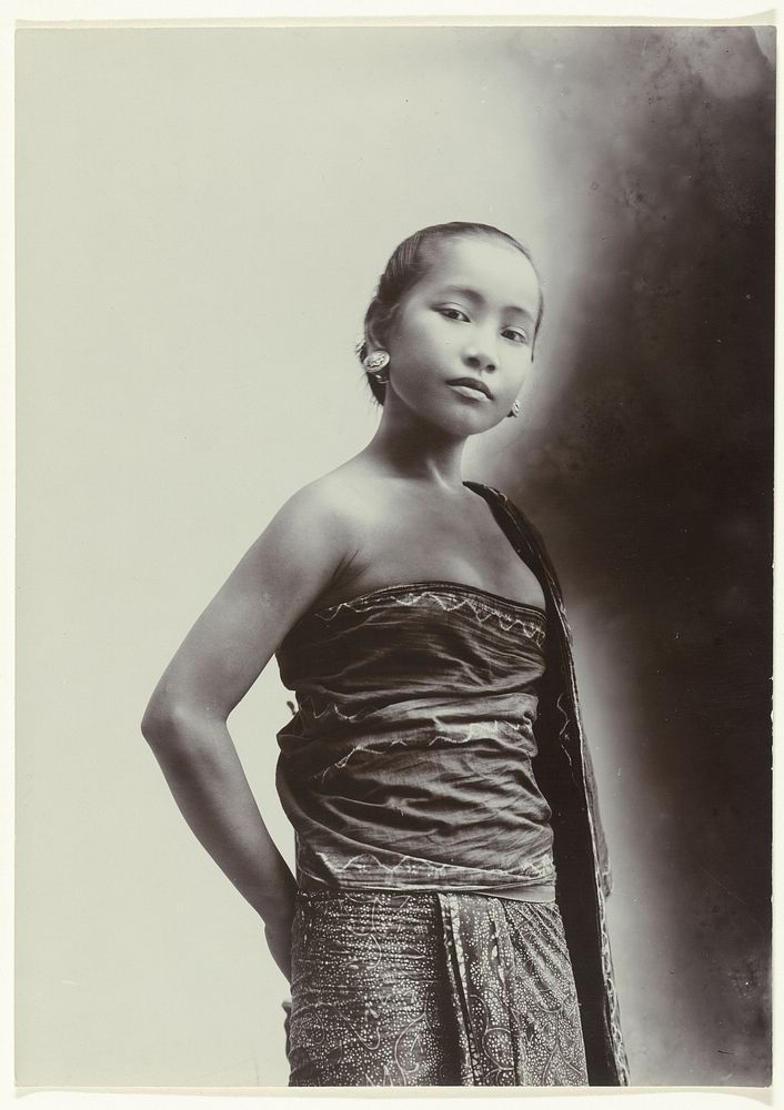 Studio Portrait of a Javanese Woman (c. 1867 - c. 1910) by Kassian Céphas