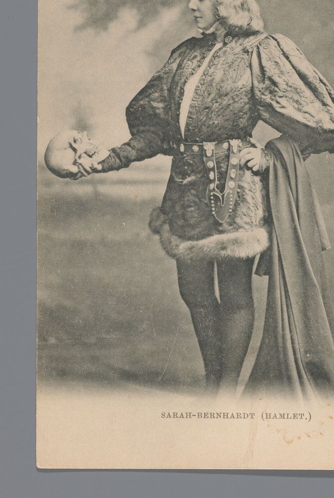 Sarah Bernhardt als Hamlet (1899) by Lafayette