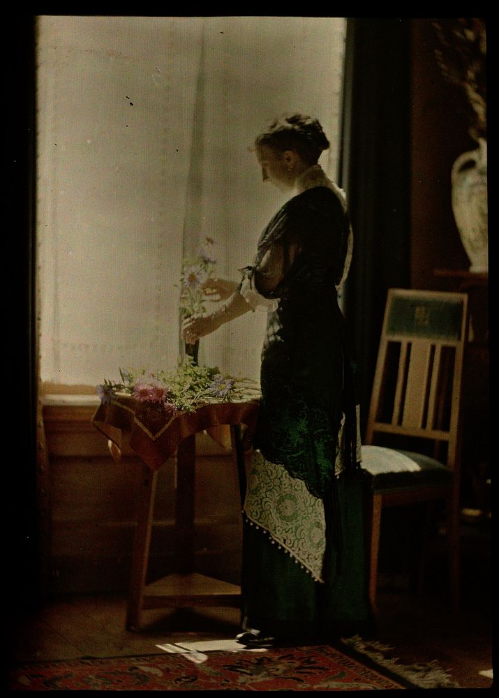 Vrouw bij raam (1907 - 1916) by Johannes Hendrikus Antonius Maria Lutz