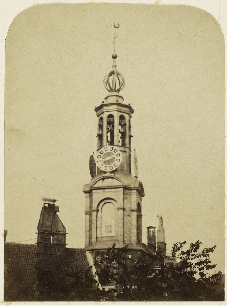 Gezicht vanuit het huis van de fotograaf op de Munttoren in Amsterdam (1852 - 1860) by Eduard Isaac Asser