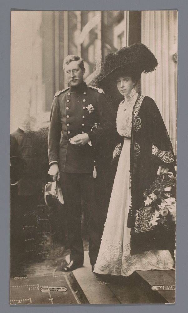 Portret van koning Albert I en koningin Elisabeth van België (1912) by Benjamin Couprie and Dannenberg and Co