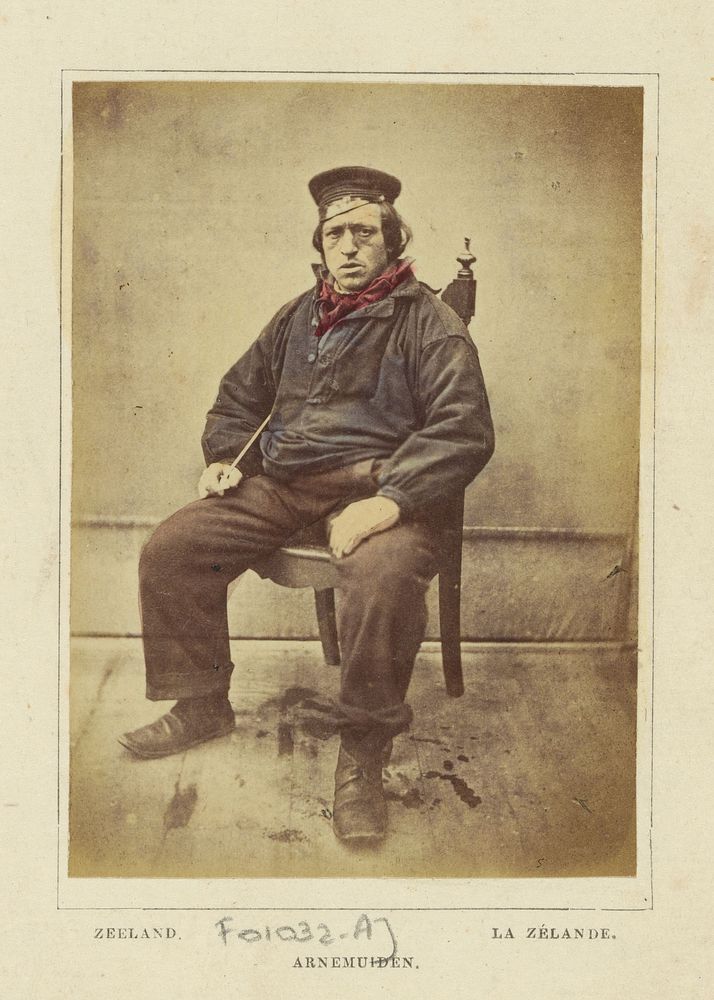 Portret van een onbekende man in klederdracht van Arnemuiden, Zeeland (1860 - 1890) by Andries Jager and Andries Jager