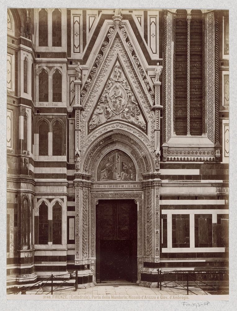 Poort (Porta della Mandorla) van de kathedraal van Florence (c. 1870 - c. 1890) by anonymous