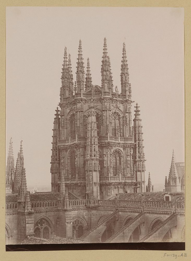 Gezicht op de Cimborrio van de kathedraal van Burgos (1851 - c. 1890) by anonymous