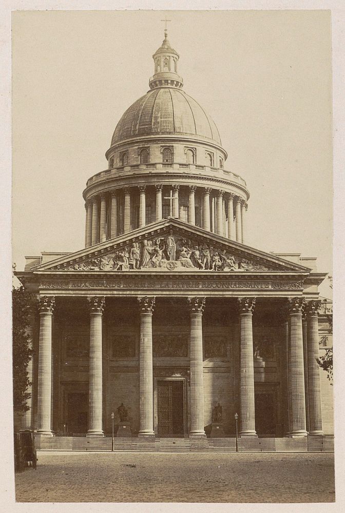 Voorzijde van het Panthéon in Parijs (1878 - 1890) by anonymous