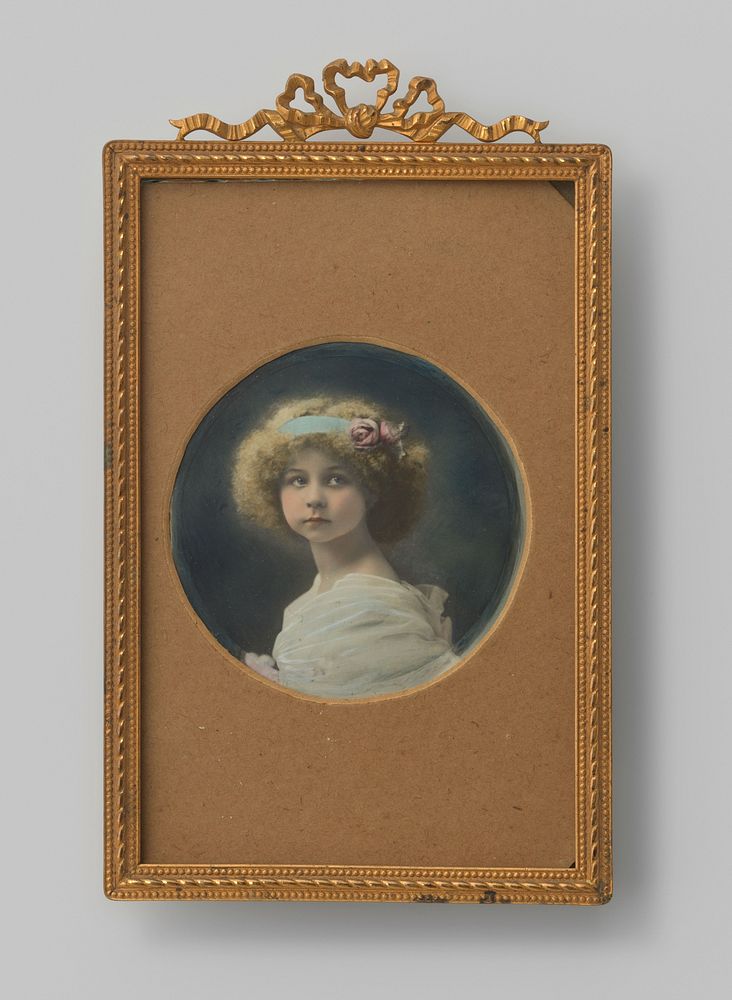 Portret van een onbekend kind (1890 - 1910) by anonymous